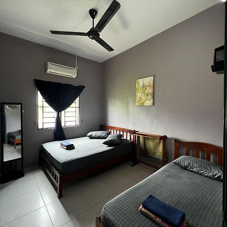 Taiping Homestay Husna Afina Exterior foto